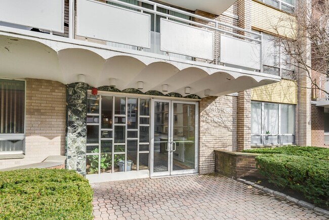 Building Photo - 41 Park St