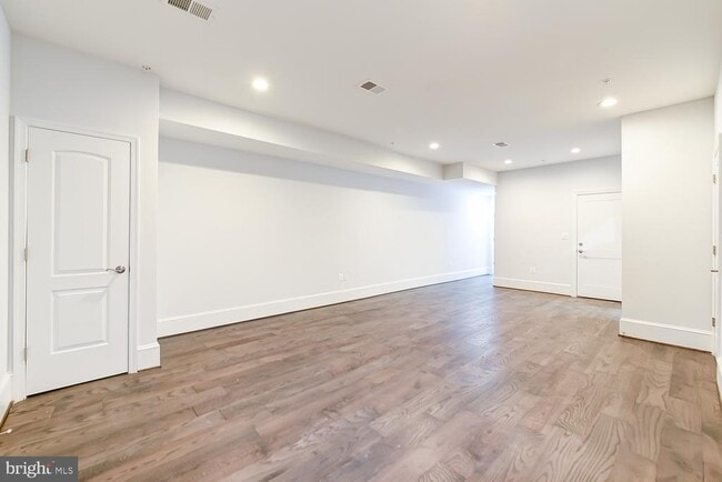 Building Photo - 5905 Eads St NE