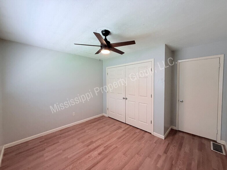 Building Photo - 1214 Beanland Dr