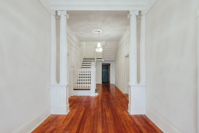 Building Photo - 295 Oglethorpe Ave