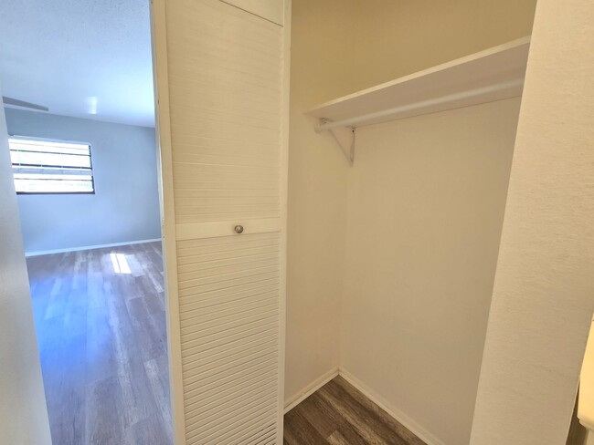 Building Photo - Beautiful 2-Bedroom, 2-Bath Condo in Venic...