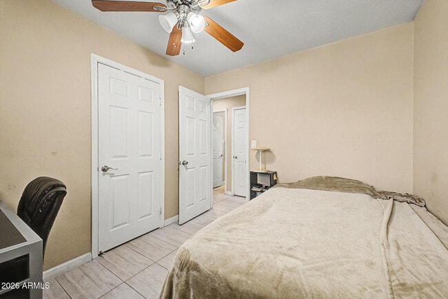 Building Photo - 515 E Vista Del Cerro Dr