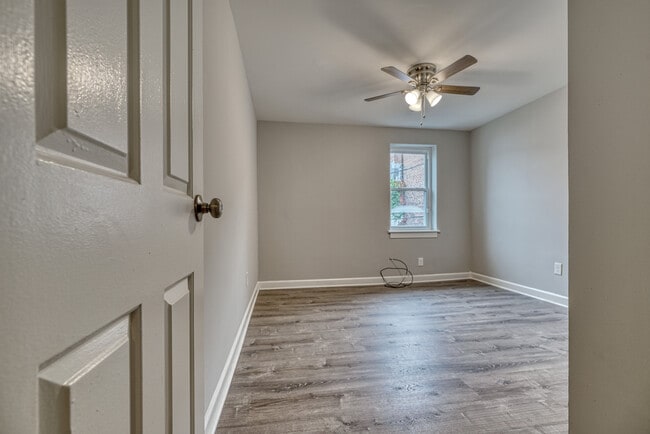 Building Photo - Woodward St