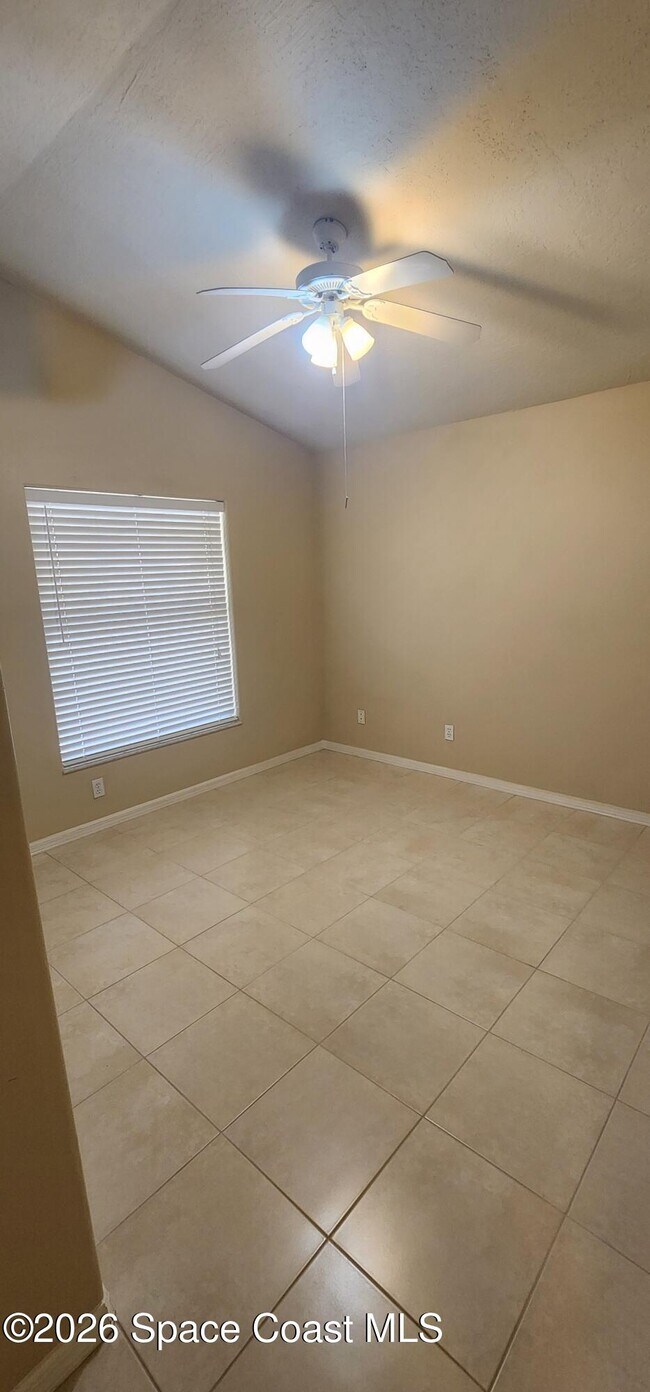 Building Photo - 3800 Sunbeam Ct