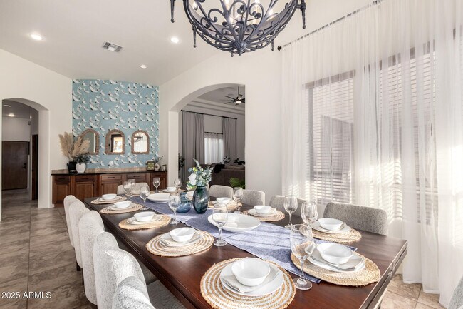 Building Photo - 2506 S 186th Dr