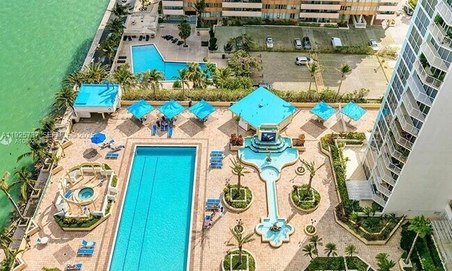 Building Photo - 7601 E Treasure Dr