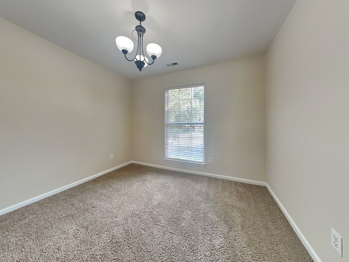 Building Photo - 10110 Northwoods Forest Dr
