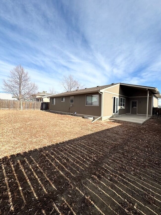 Building Photo - 3 Bedroom Single Family Home in SW Loveland.