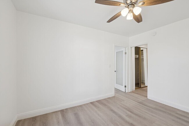 Building Photo - 337 Rexford Dr
