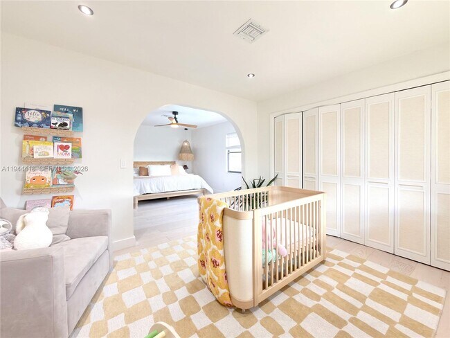 Building Photo - 760 Windtree Way