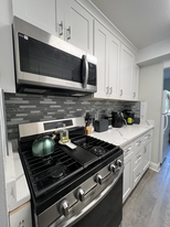 Building Photo - 1531 Colonial Dr