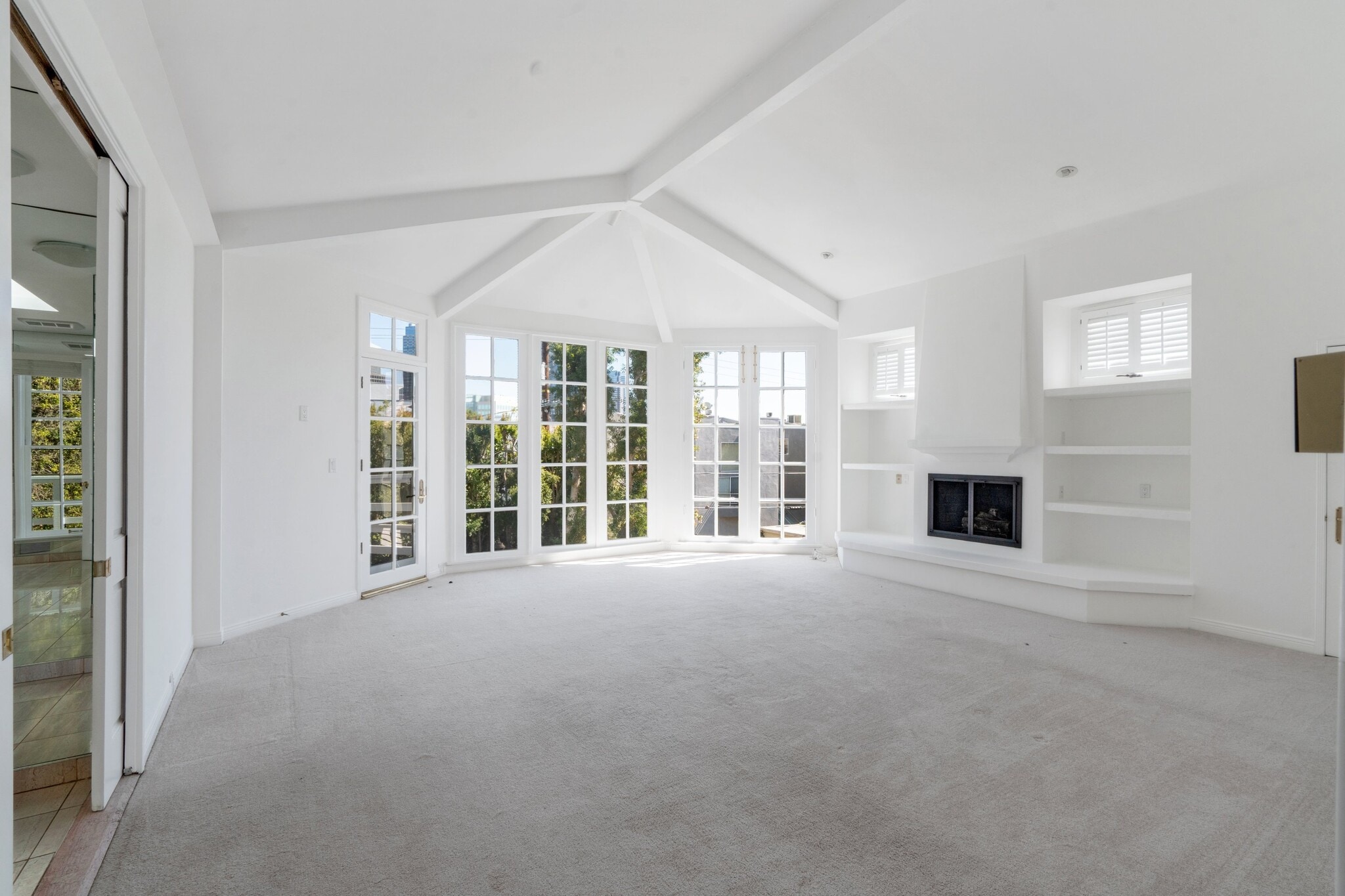 Building Photo - 1604 Pandora Ave