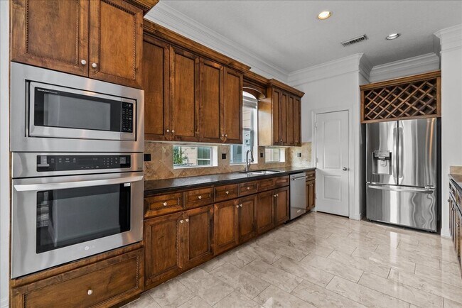 Building Photo - 6118 Tyne St