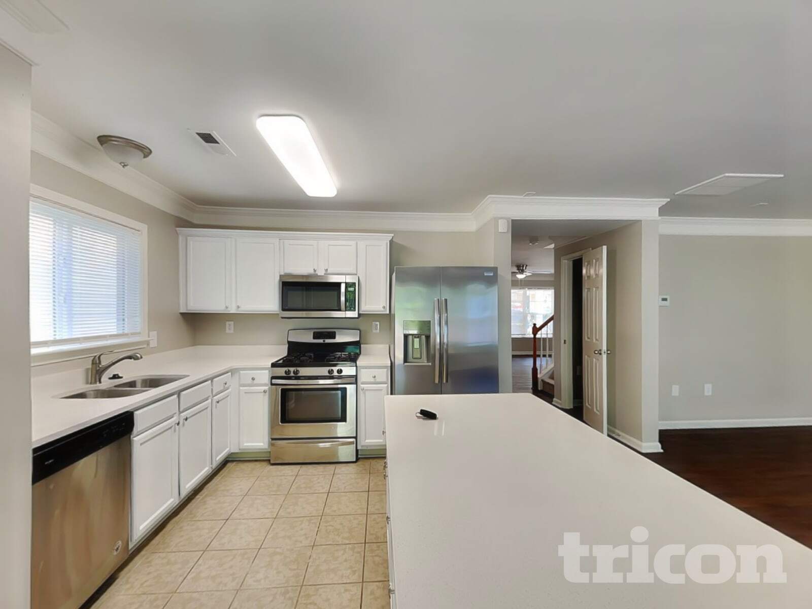 Building Photo - 10247 Hugue Way