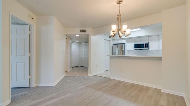 Building Photo - 4127 Residence Drive