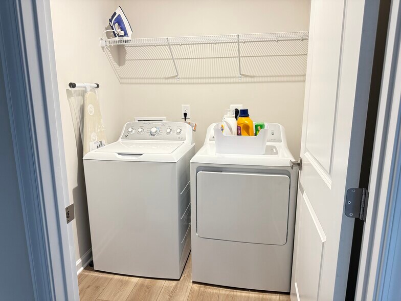 Staged laundry room - 134 Grove Hill Ter
