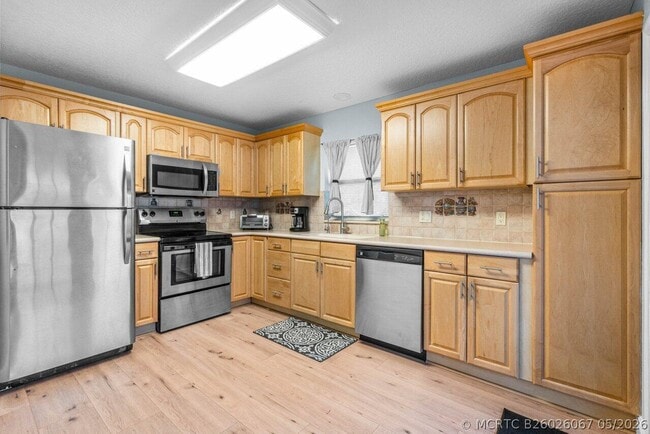 Building Photo - 3303 Custer Ave