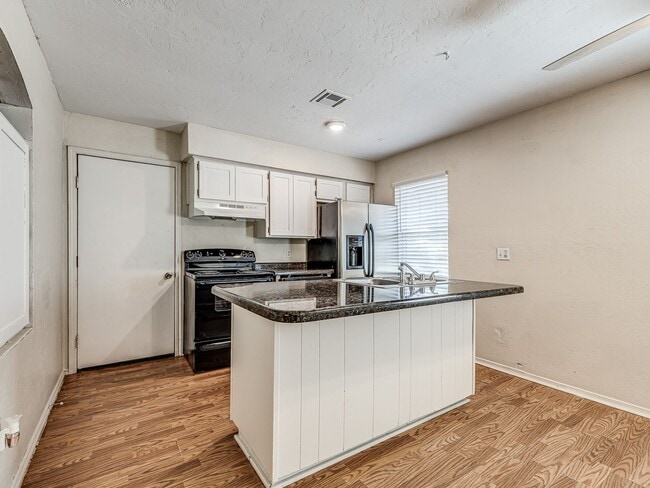 Building Photo - Home for rent in Guthrie Schools + Northeast Edmond