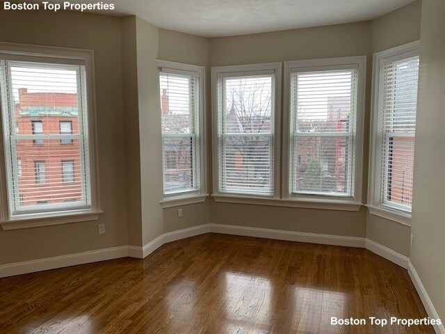 Building Photo - 537 Columbus Ave