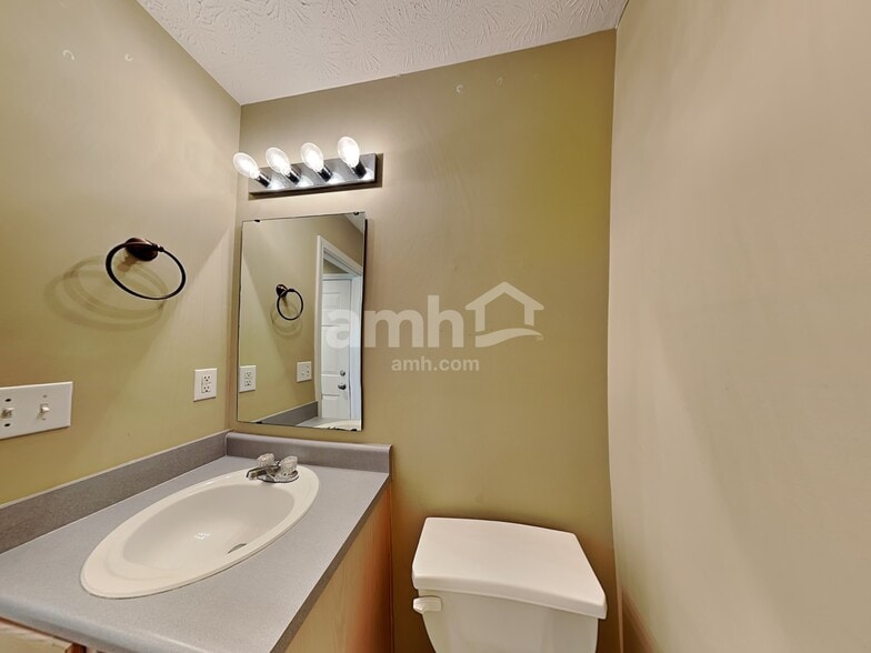 Building Photo - 5657 Valhalla Way