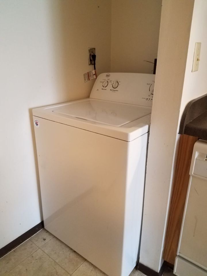 Washer - 1299 Hilltop Cir
