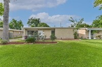 Building Photo - 1124 Helen Dr