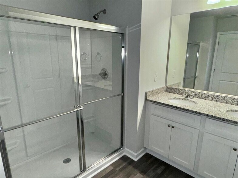 Building Photo - 2618 Swan Lake Dr SW