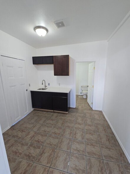 Building Photo - 2284 Kearney Ave