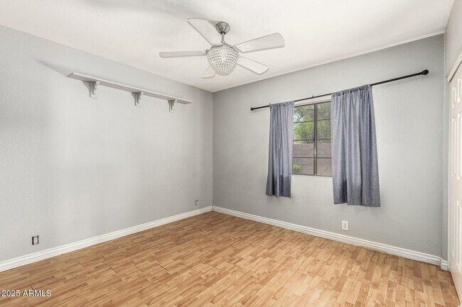 Building Photo - 1518 E Rockwood Dr