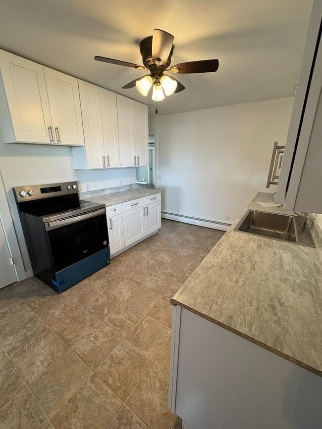 Building Photo - 6451 Alpine Ave NW