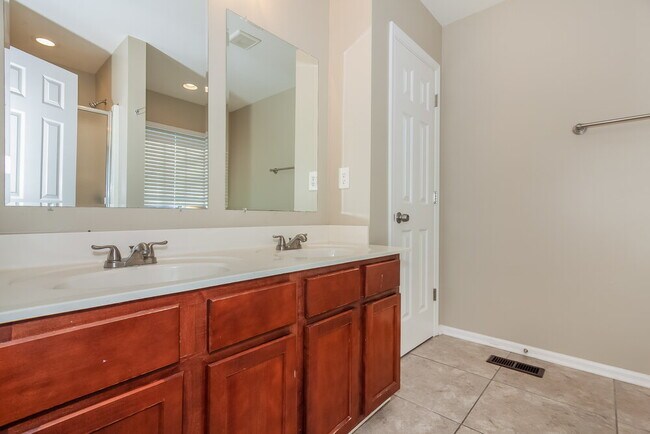 Building Photo - 3836 Bullard St
