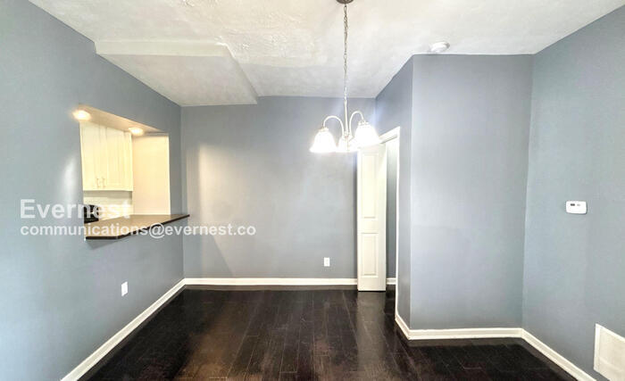 Building Photo - 39 S Yale Ave