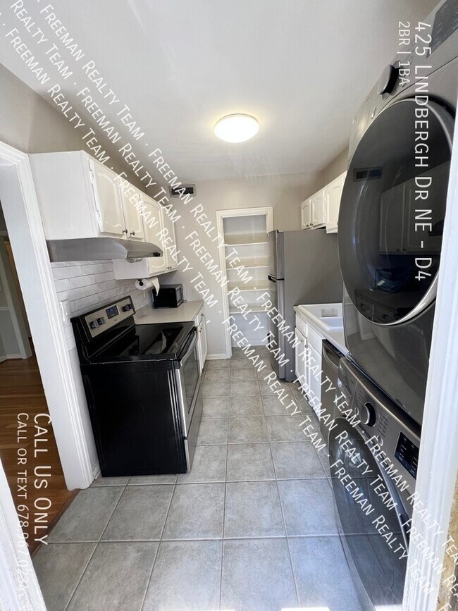 Building Photo - 425 Lindbergh Drive NE