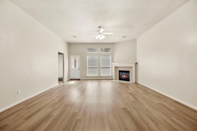 Building Photo - 3619 Slocom Dr