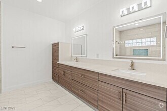 Building Photo - 2588 Mizzoni Cir
