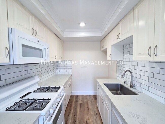 Building Photo - 16850 Sierra Vista Way
