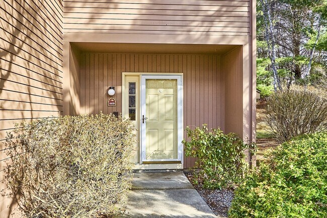 Building Photo - 1105 Ridgefield Cir