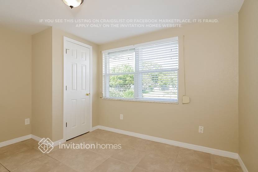 Building Photo - 4048 Sunray Dr