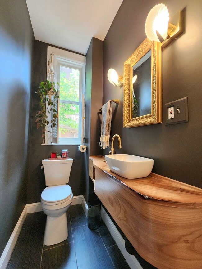 Building Photo - Elegant, spacious, modern Victorian in the...