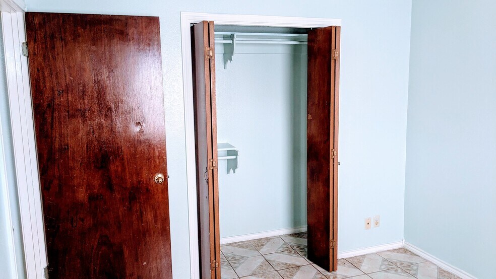 Building Photo - 1820 Mercer St