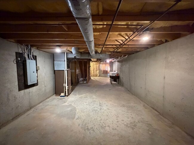 Building Photo - 40 Danforth Ct
