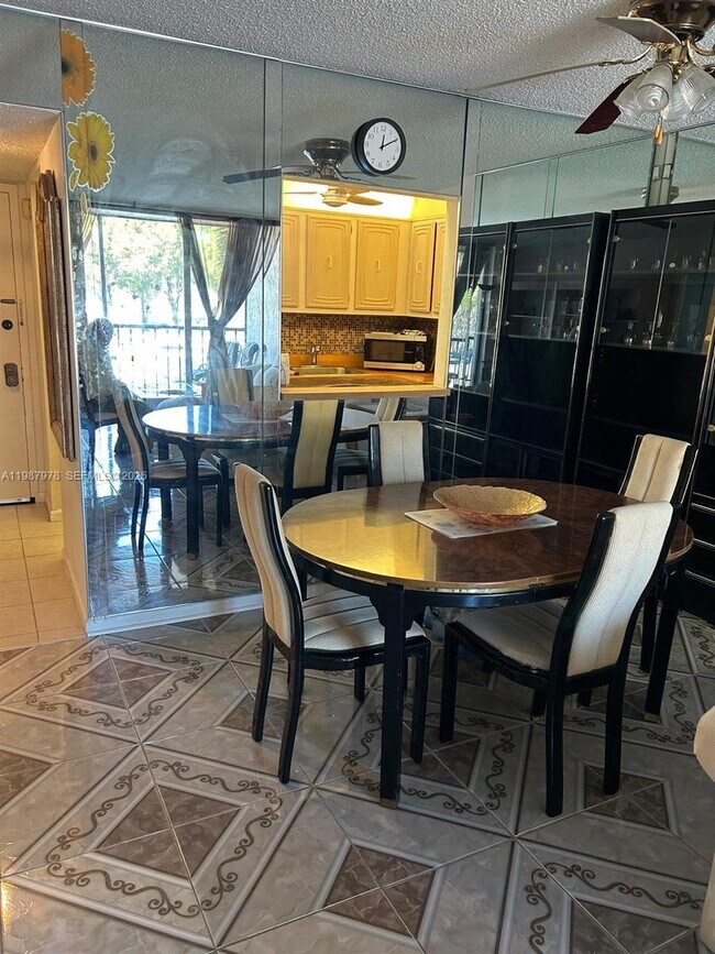 Building Photo - 3821 Environ Blvd