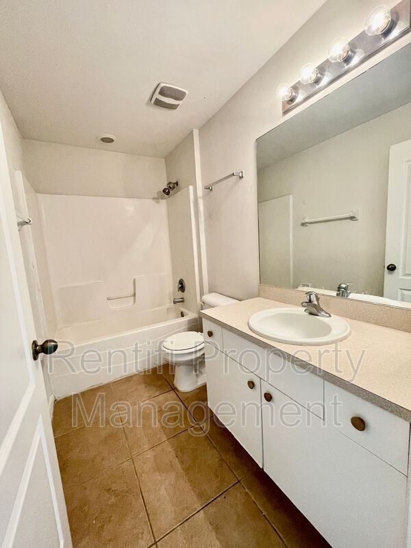 Building Photo - 3308 9th St SW