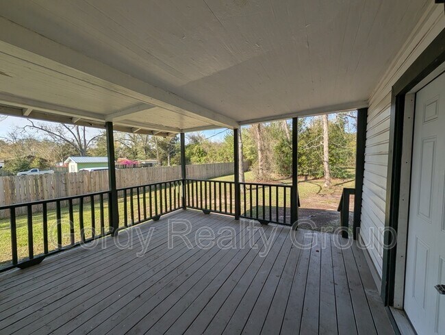 Building Photo - 5443 10th St