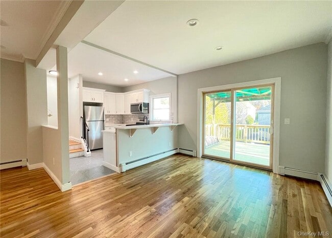 Building Photo - 829 W Boston Post Rd