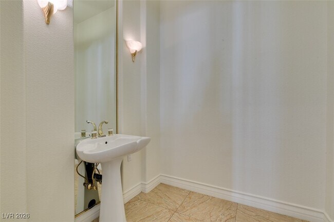 Building Photo - 8706 Mesa Madera Dr