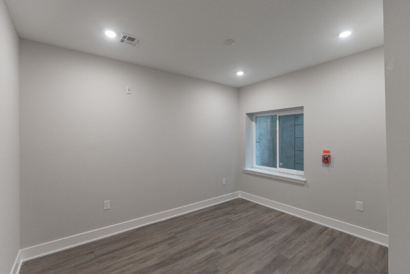 Building Photo - 665 N 35th St