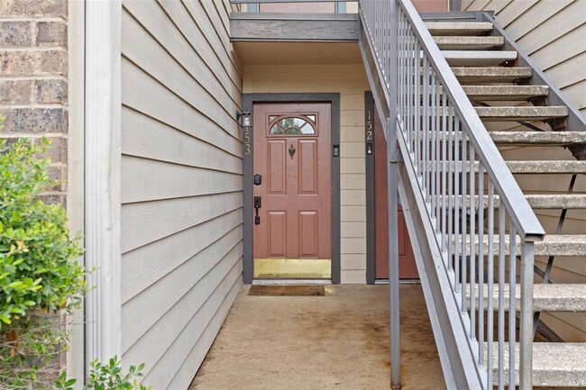 Building Photo - 4159 Steck Ave