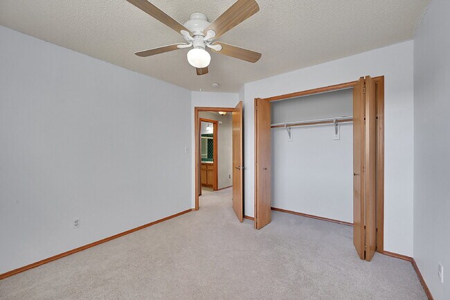 Building Photo - $2,395.00 - 4 Bedrooms, 3.5 Bathrooms, Sin...