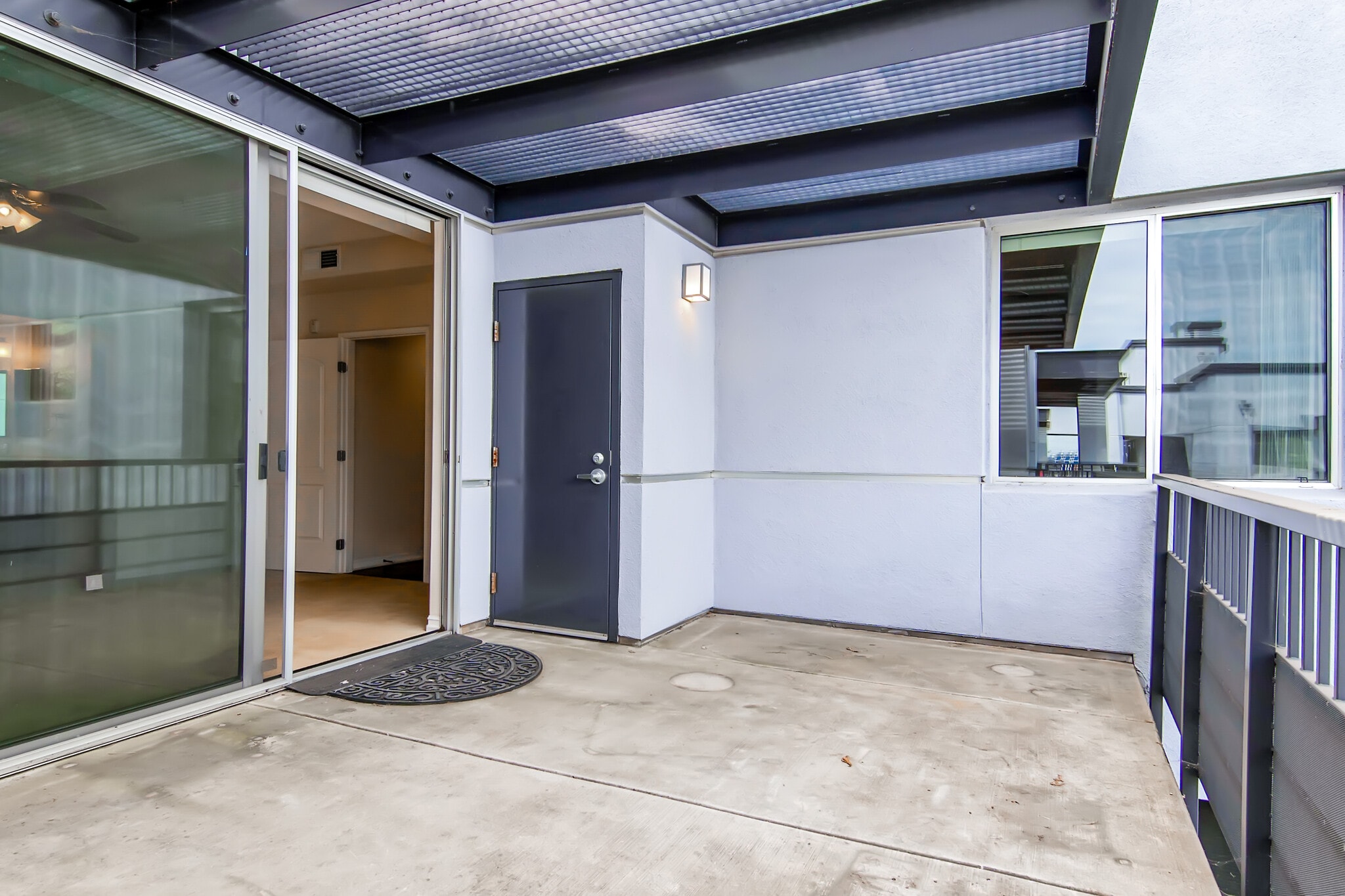 Building Photo - 629 Traction Ave